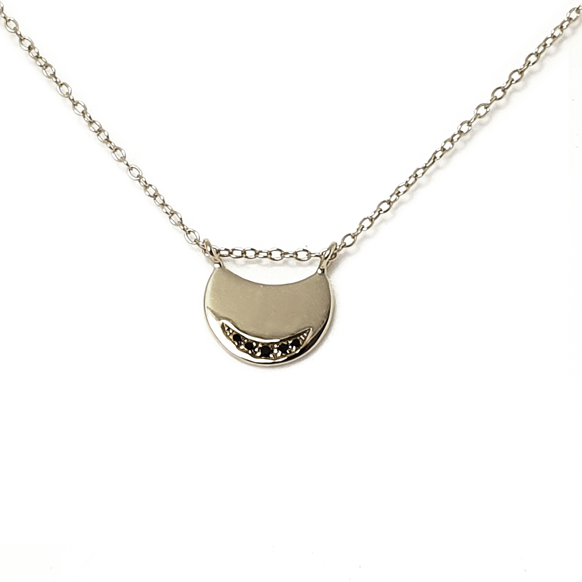 Collier Eclipse en argent massif et diamants noirs
