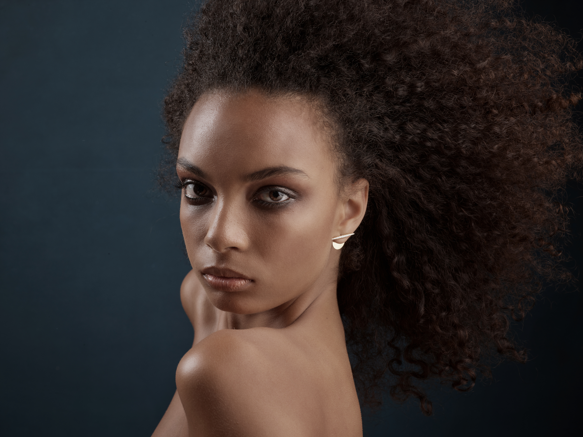 Nouvelle mono boucle Urban Tribe vermeil et swarovski blancs